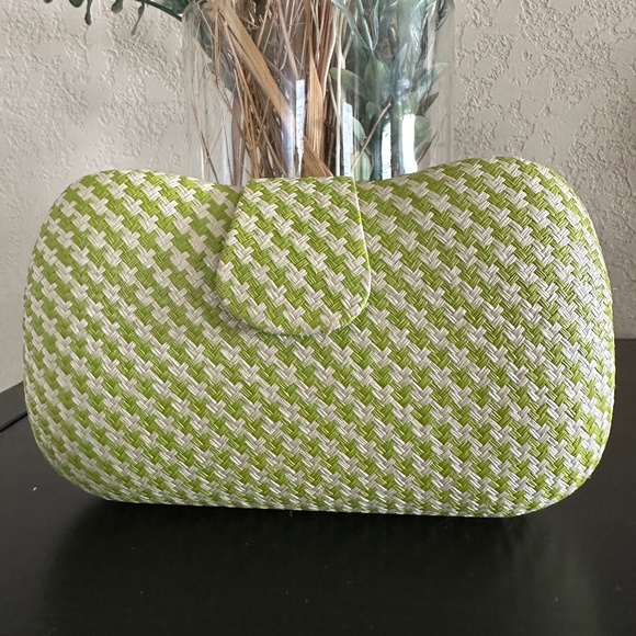 Banana Republic Summer 2005  Woven Clutch - Picture 1 of 8